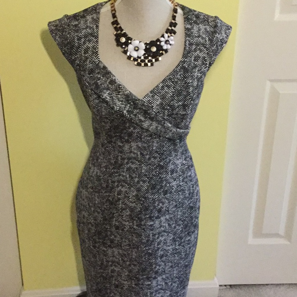 WHBM black & white dress SZ 6